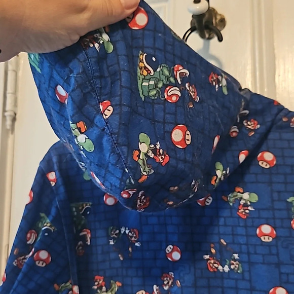 Nintendo Super Mario Hooded Zip-Up Sweatshirt with Pockets - Picture 9 of 10